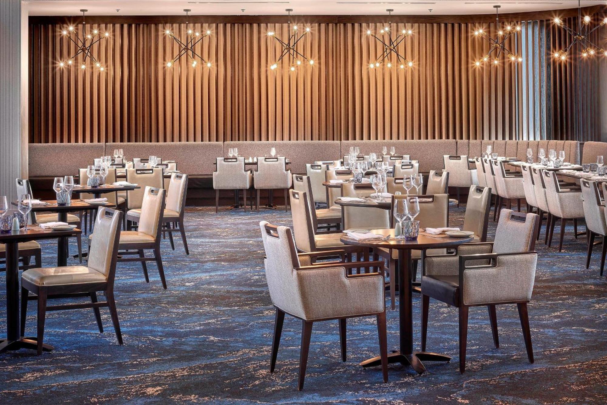 เดอะ เวสทิน แคลกรี แอร์พอร์ต Hotel คาลการี ภายนอก รูปภาพ