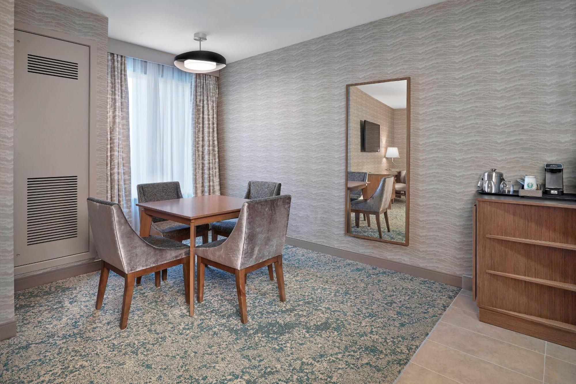 เดอะ เวสทิน แคลกรี แอร์พอร์ต Hotel คาลการี ภายนอก รูปภาพ